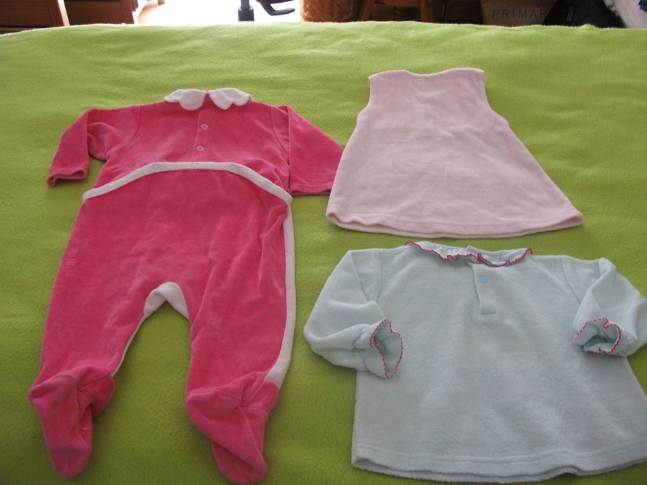 Roupa de bebé (menina) – 9 Meses