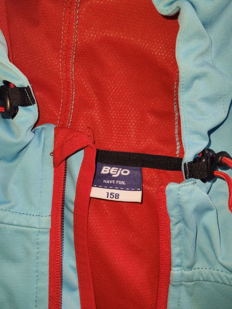 Używany dziecięcy softshell Bejo 158.