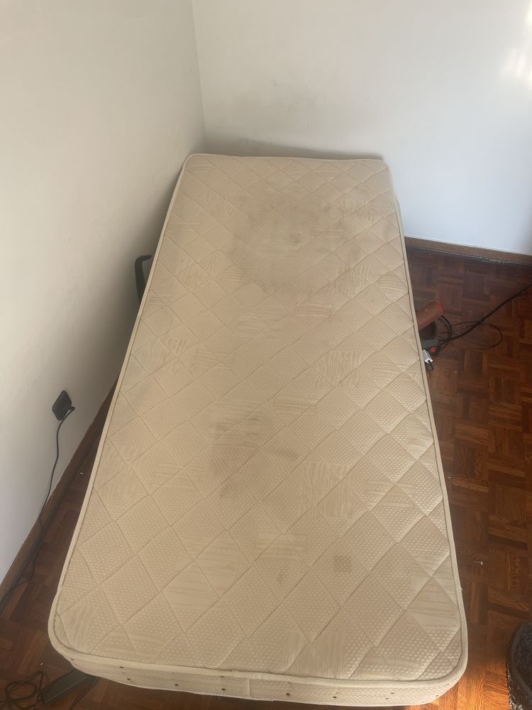 Colchao e cama a venda