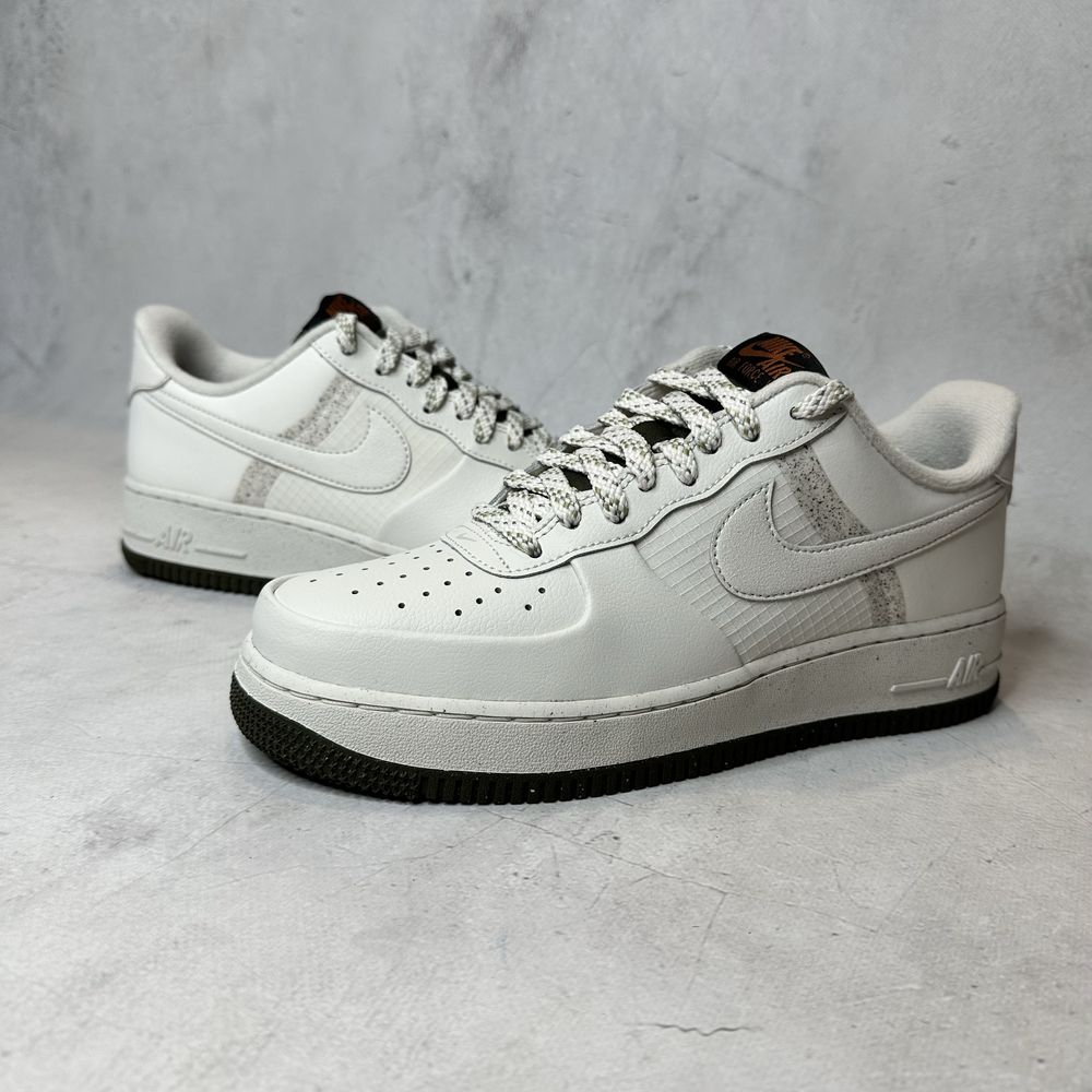 Чоловічі кросівки Nike Air Force 1.07 LV8