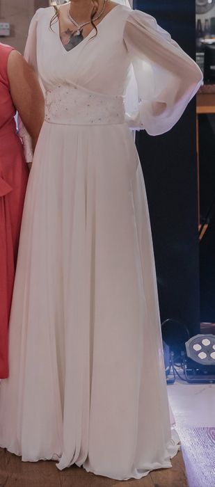 Piękna suknia ślubna Boho dla wysokich