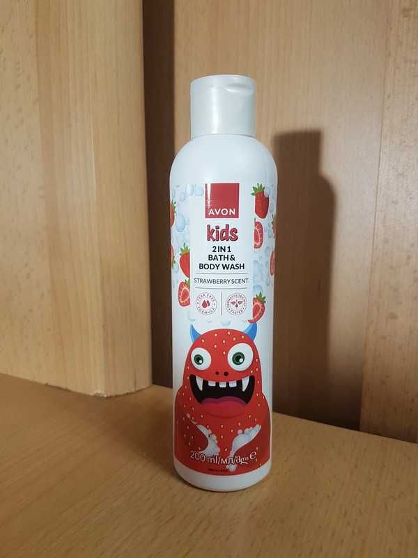 Płyn do mycia ciała i kąpieli 2w1 Avon Kids truskawka