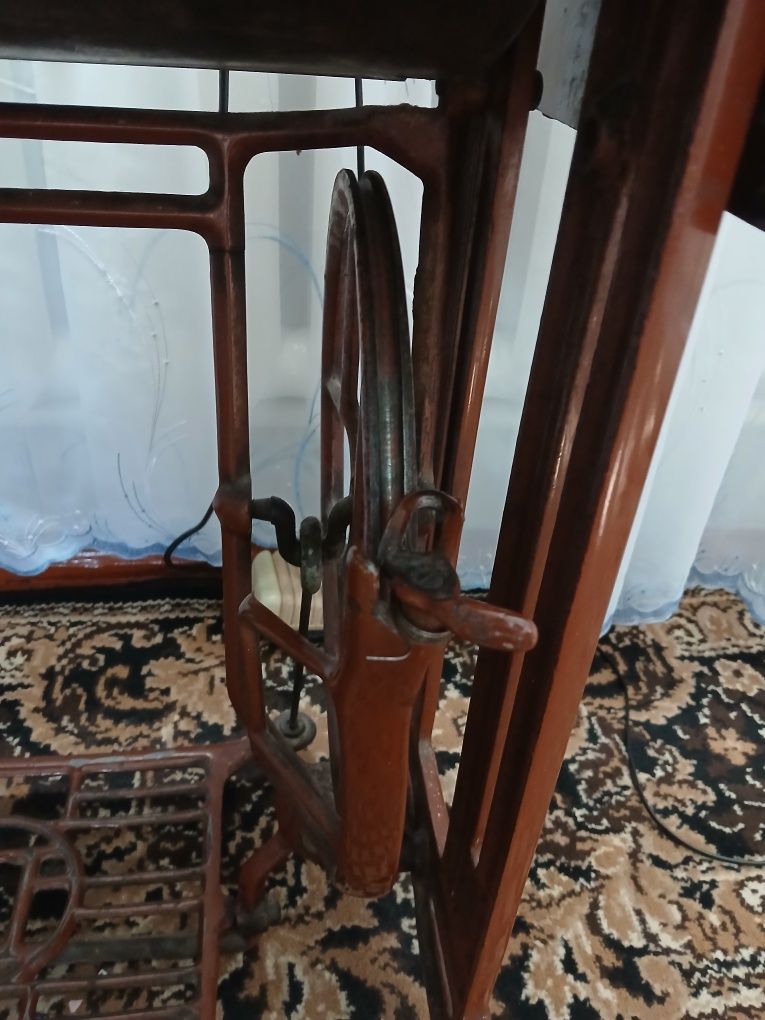Продам китайську швейну машинку