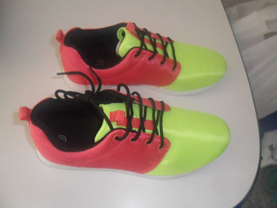 Sapatilhas novas tamanho 39