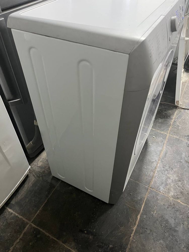 Стиральная машина Indesit на 6кг в идеале.Доставка,гарантия