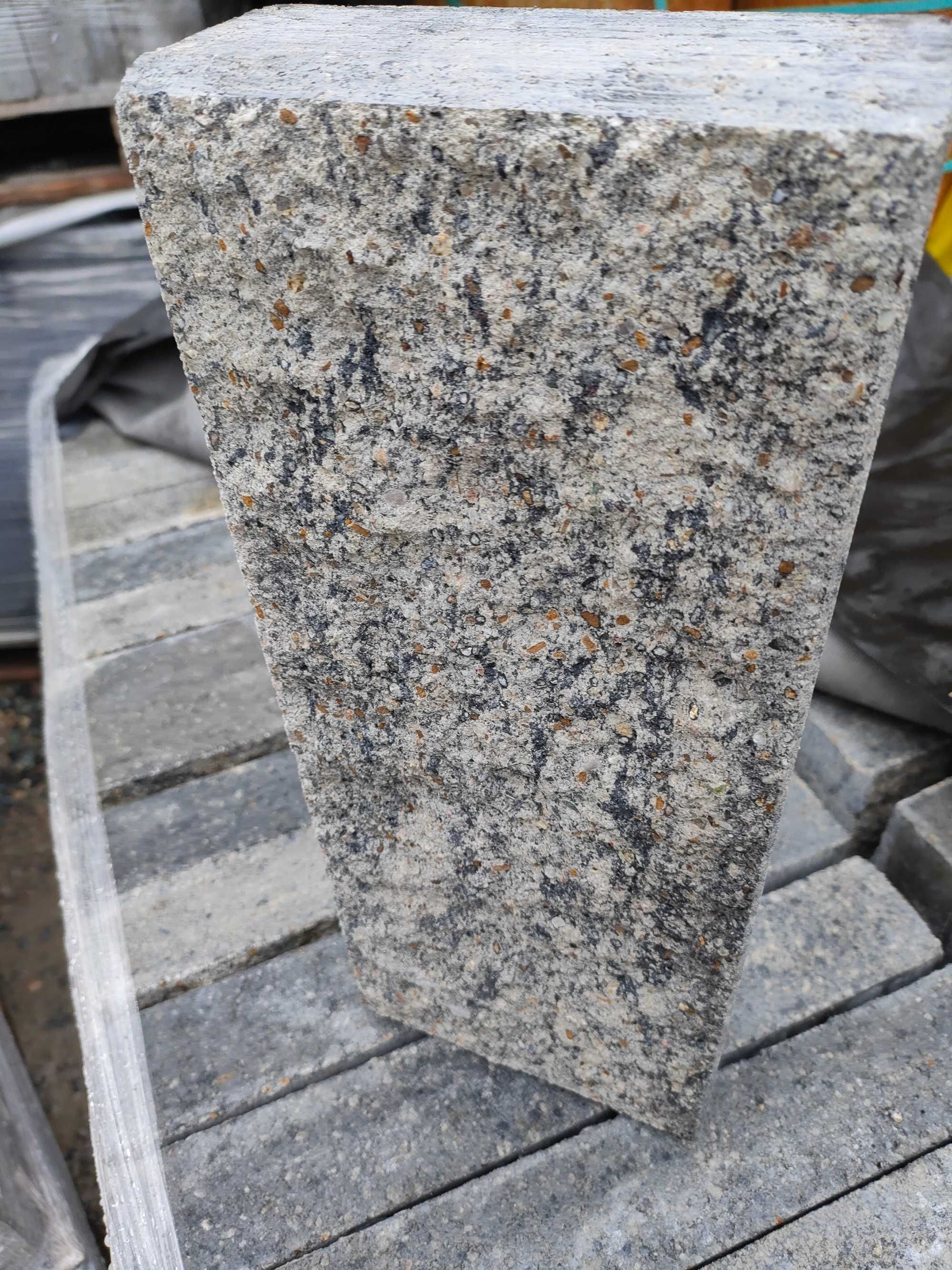 Płytka uniwersalna grządki elewacja palisada obrzeże mur grill donica