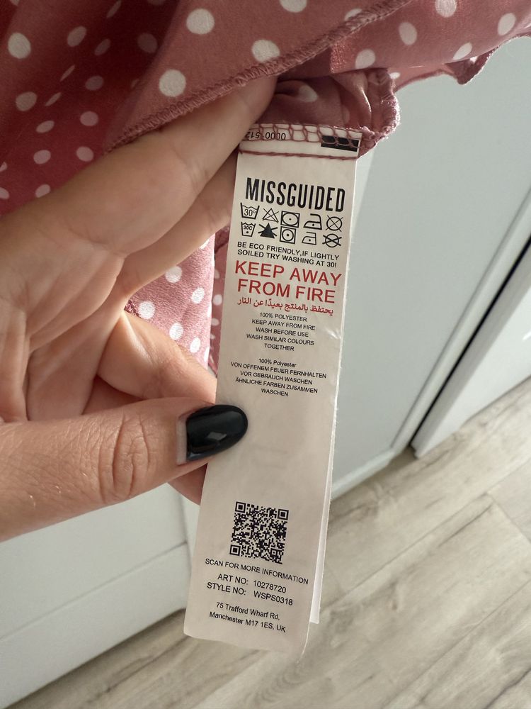 Missguided Plus - różowa sukienka w groszki - 44