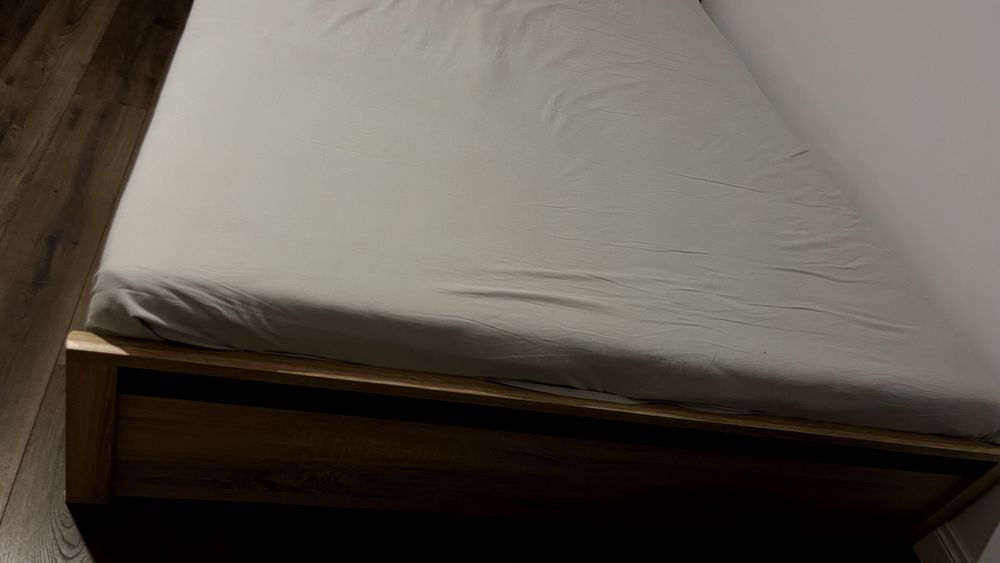 Meble sypialniane Black Red White OREN – łóżko szafki komoda biurko