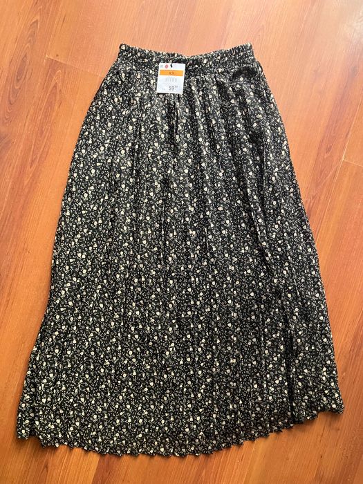 Długa plisowana spódnica w kwiatki