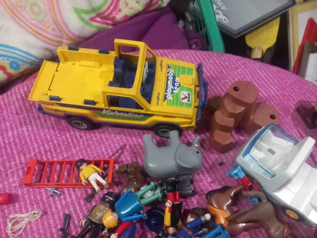 Grande lote de  legos  e playmobil