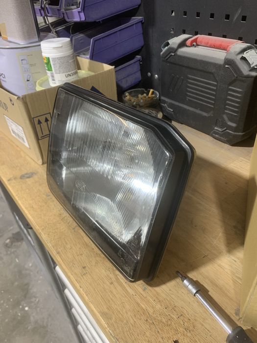 Farol land rover