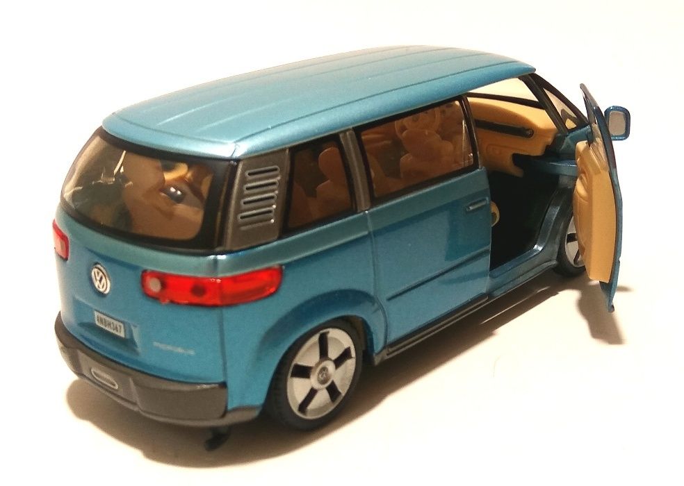 VW Microbus 2001 Cararama 1/43 модель