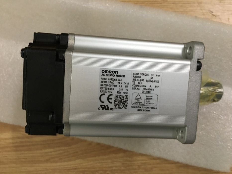 OMRON Servo Motor ( AC/DC ) R88M-K40030H-S2-Z