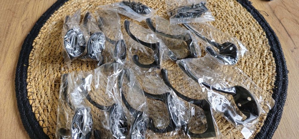 Haczyki na Wkręty. 12szt. Nowe