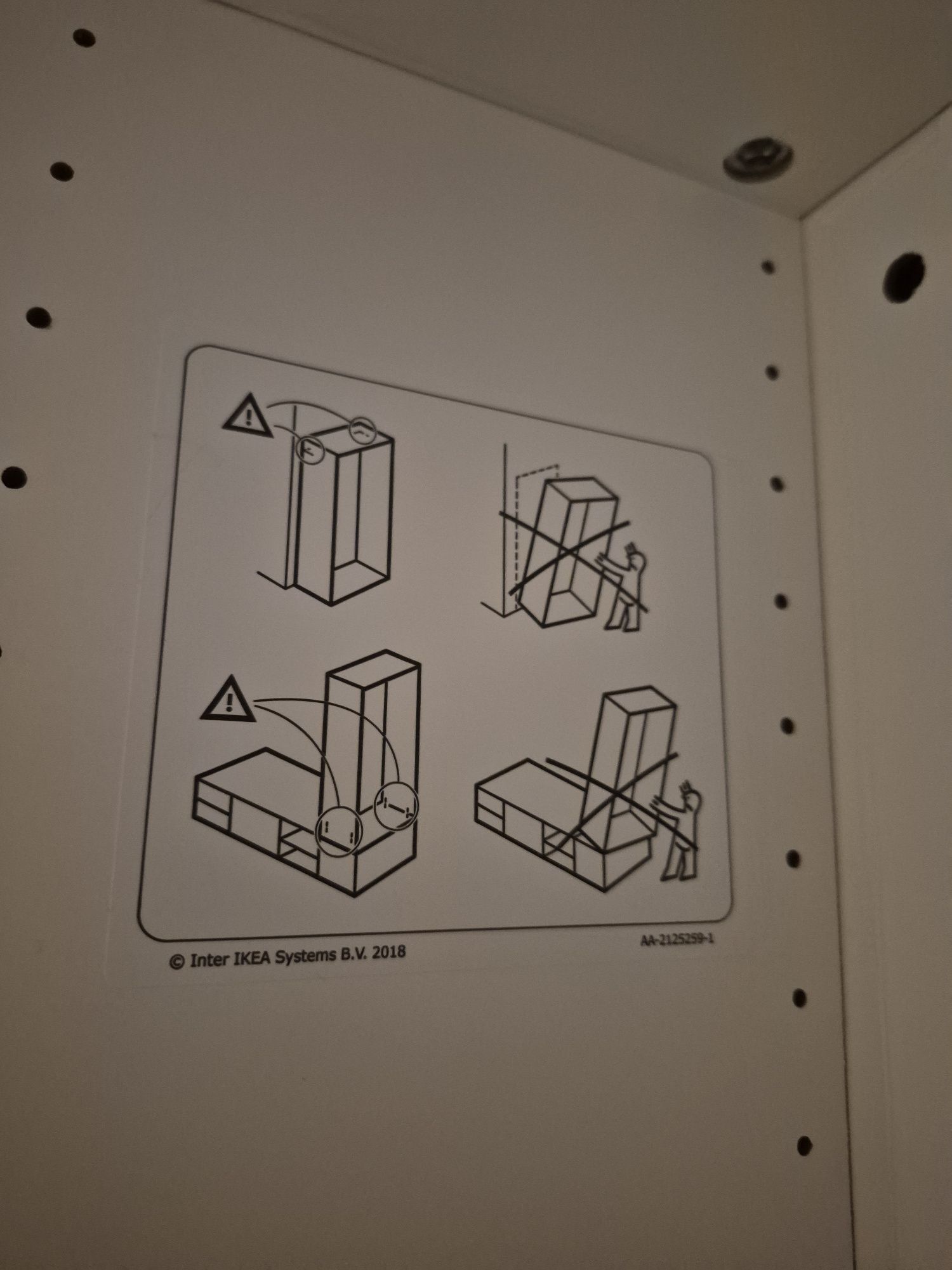 Ikea wnętrze szafy + 2 półki