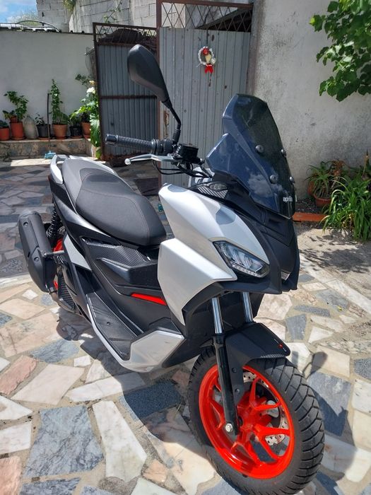 Scooter Aprilia sr gt 125