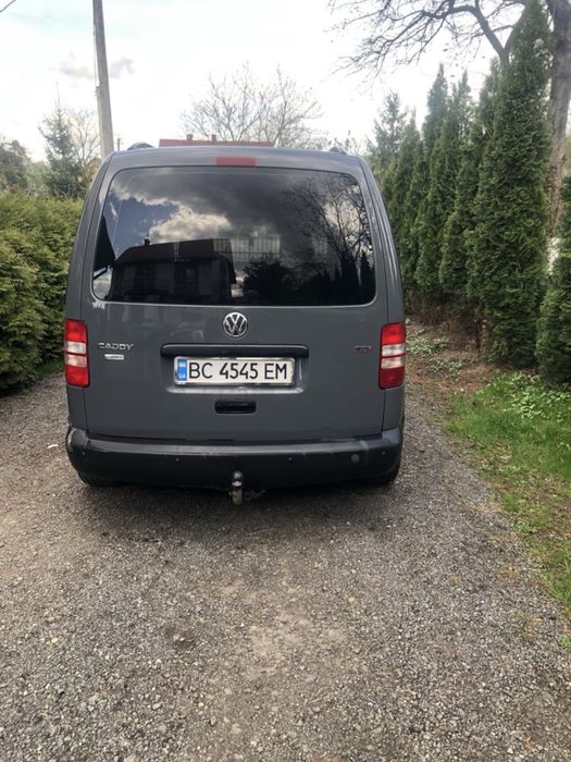 Продам volksvagen caddy2012