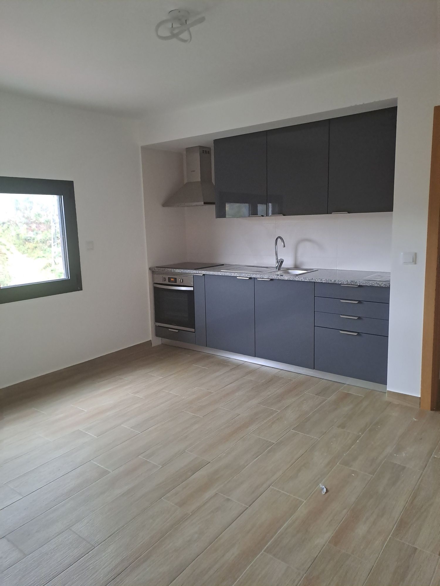 Apartamento T2 no 2 andar, Raposeira, Leiria