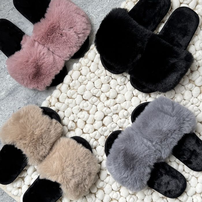Кімнатні тапочки жіночі з хутром домашні капці пушок мех трендові тапк
