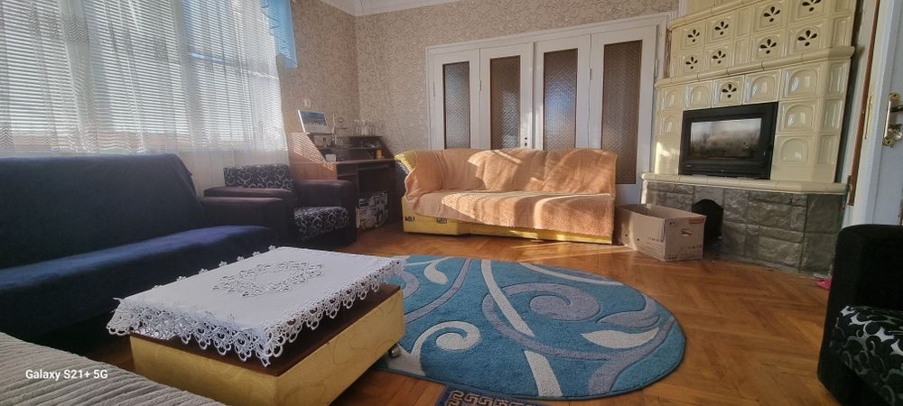 Будинок в Закарпатті, будинок в селі