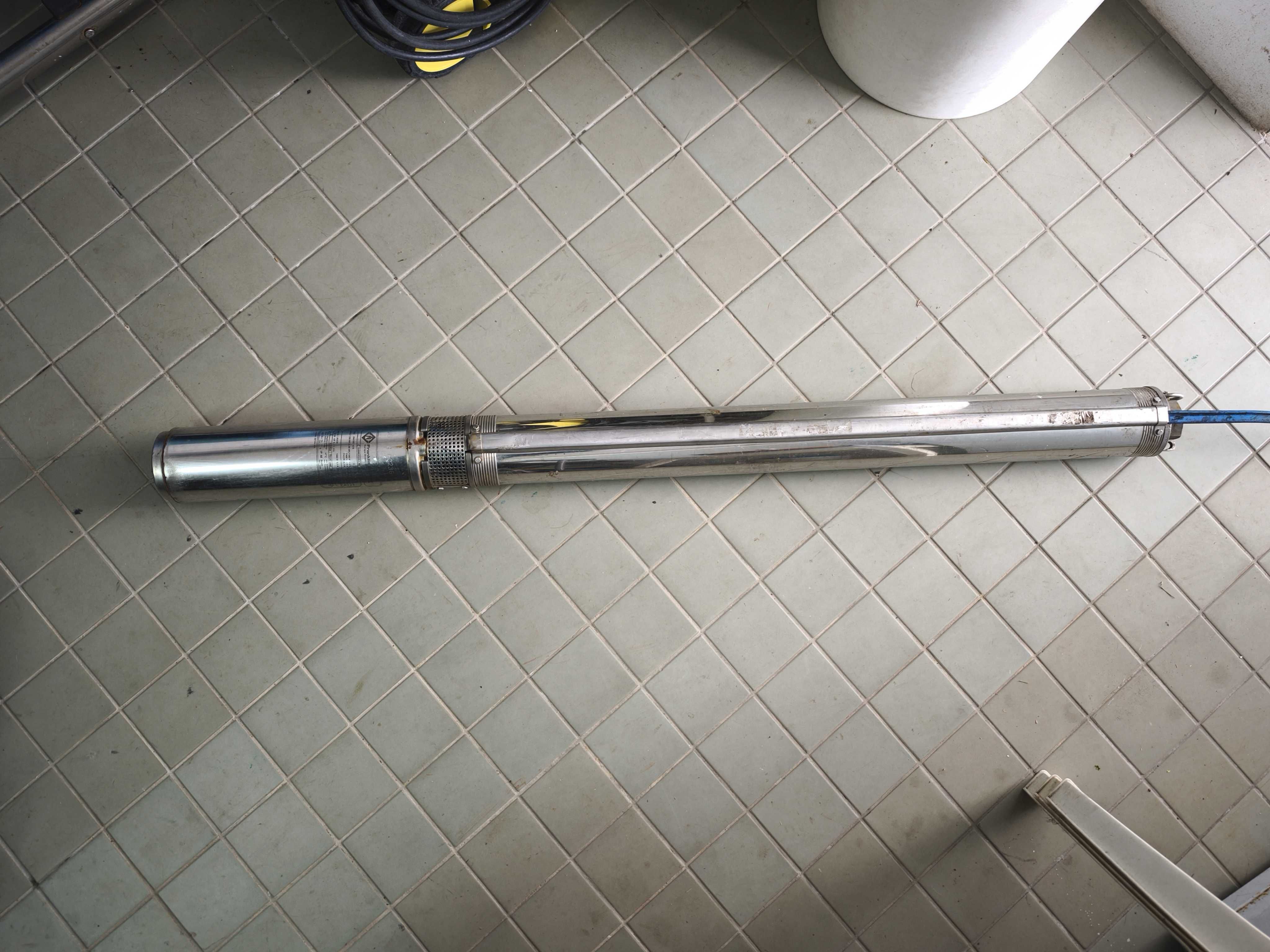 Eletrobomba trifasica com quadro eletrico de nivel