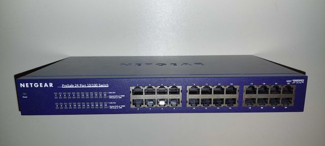 NETGEAR JFS524 24x Port 10/100 switch