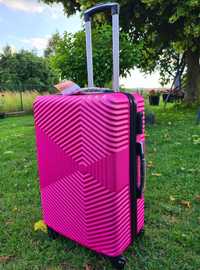 Nowa plastikowa walizka Cocodivo Large różowa