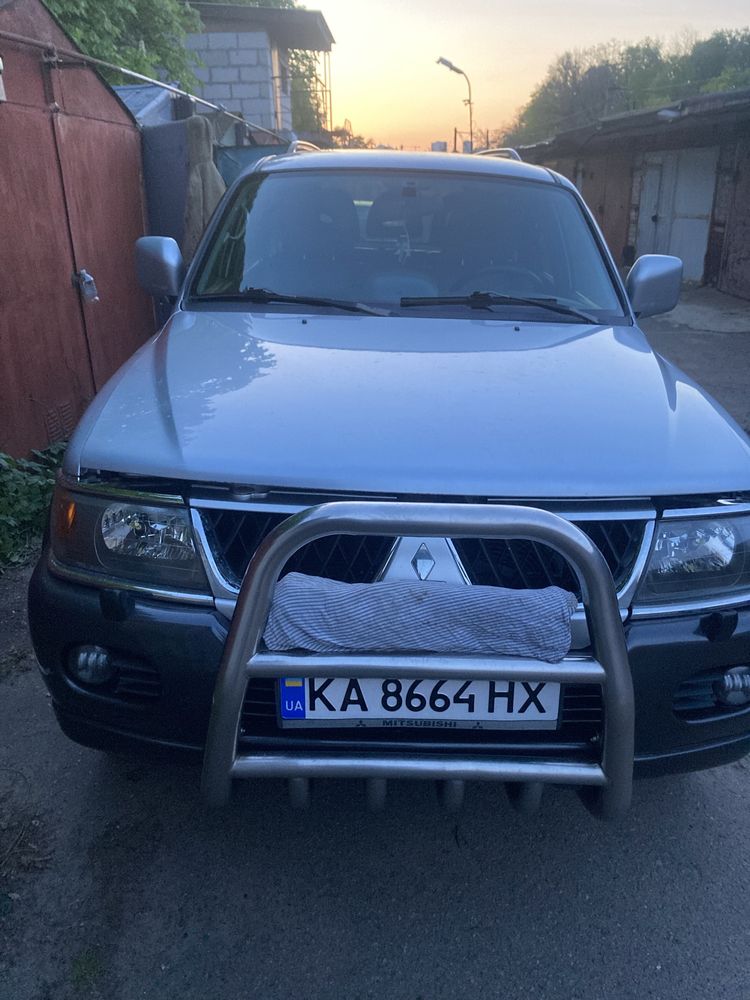 Mitsubishi Pajero Sport 2004