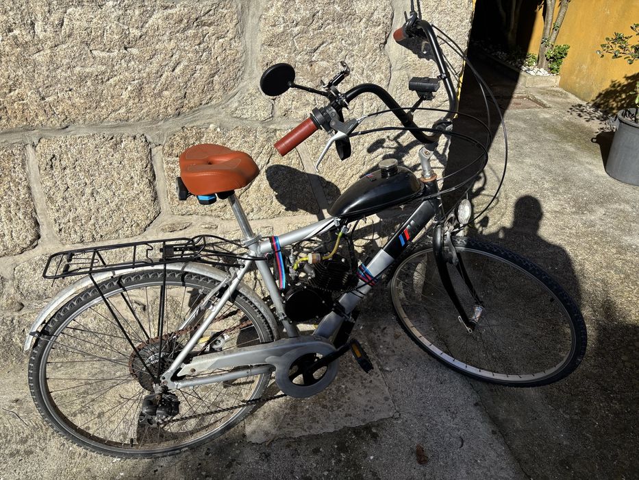 Bicicleta a motor - motorizada