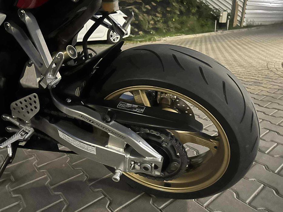 Honda CBR 1000RR SC57B HRC (nie r1,GSXR,zx10r)