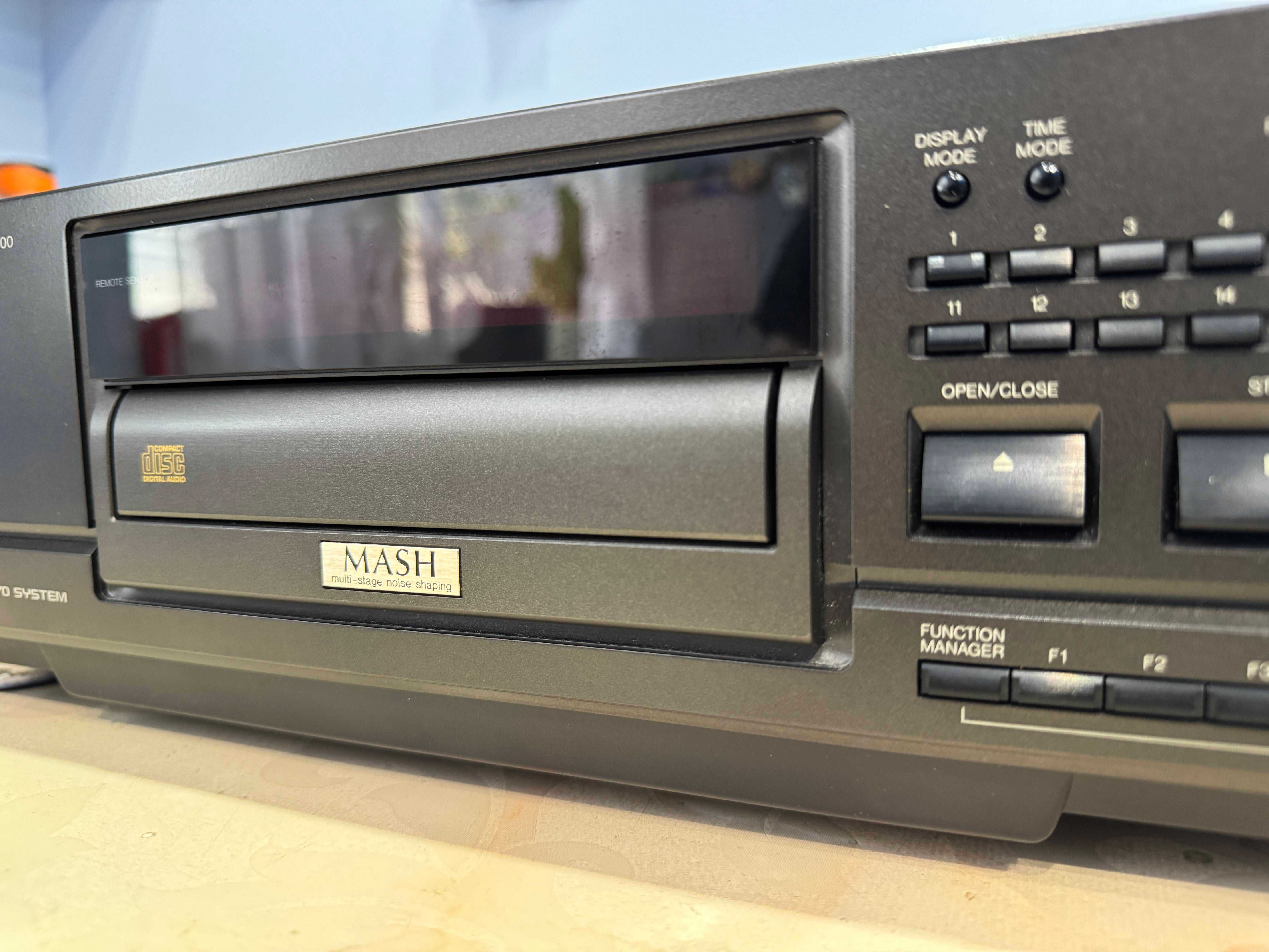 Technics Compact Disc Player SL-PS900