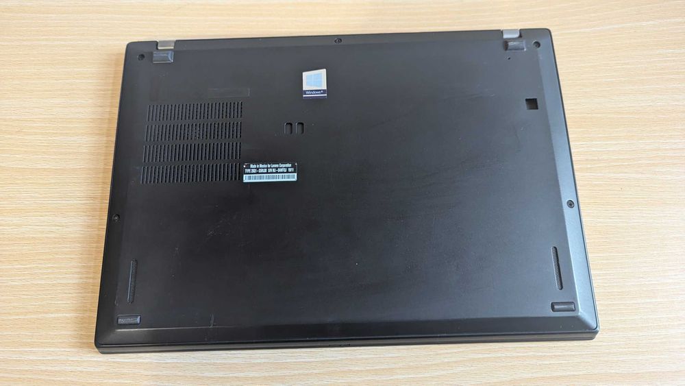 Маленький Lenovo ThinkPad X390 І5 8365u\16gb\256gb NVMe\41400 mWH 13%