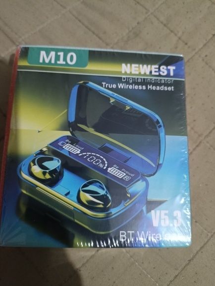 Słuchawki bezprzewodowe douszne TWS  bluetooth z etui ładującym