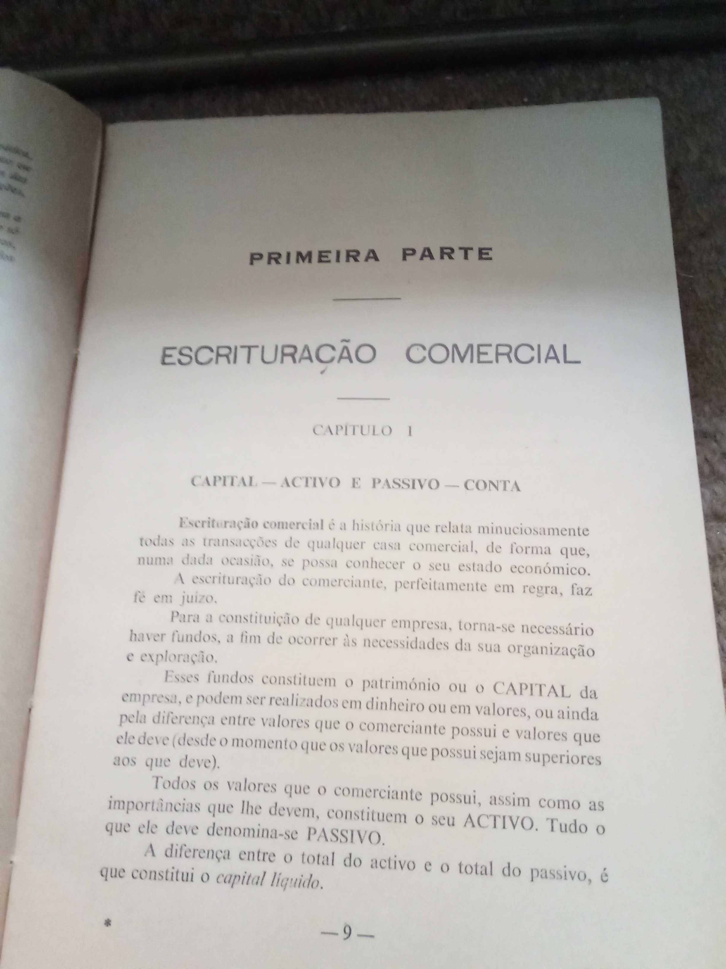 Livro antigo muito antigo