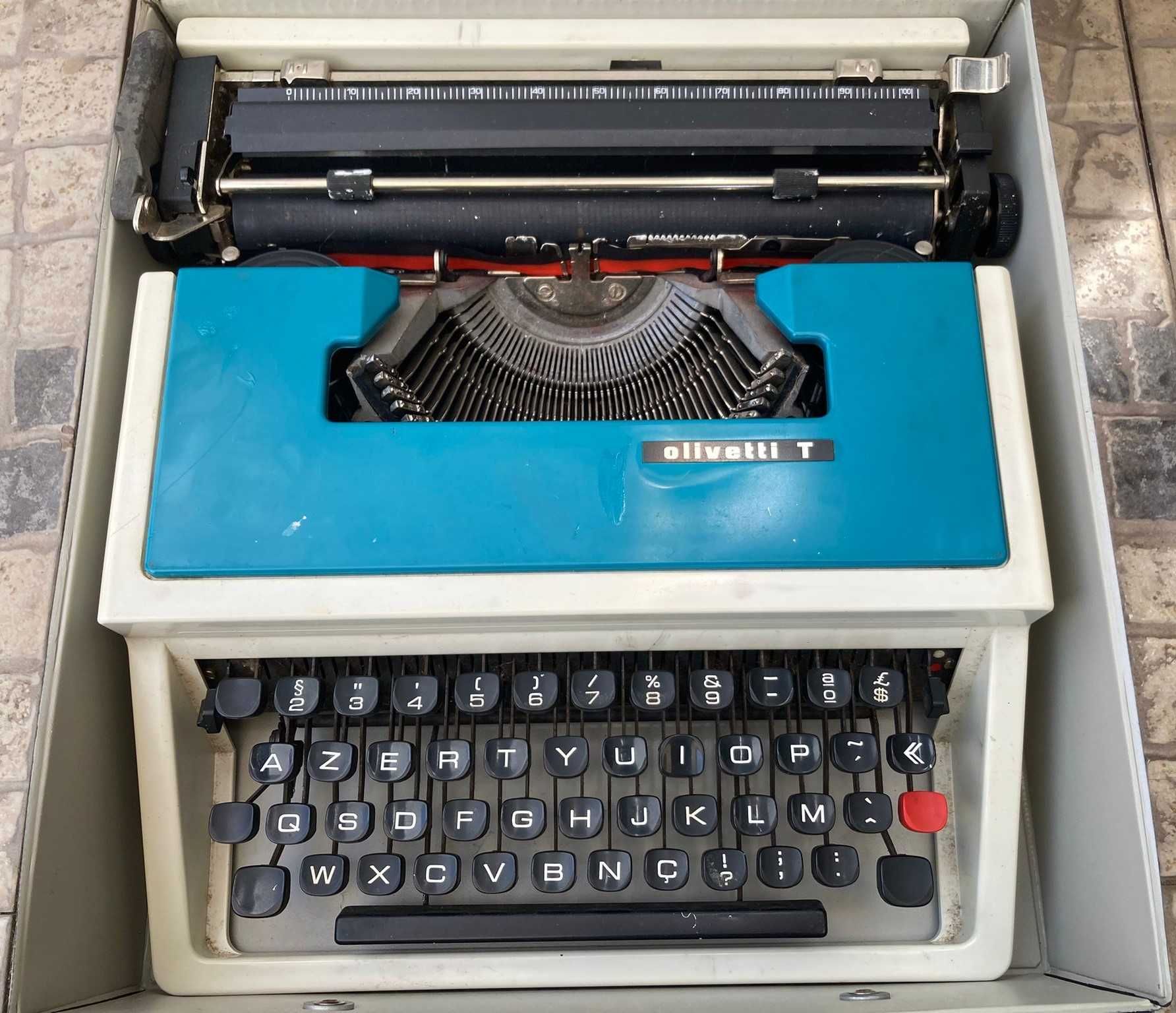Máquina de Escrever Olivetti T