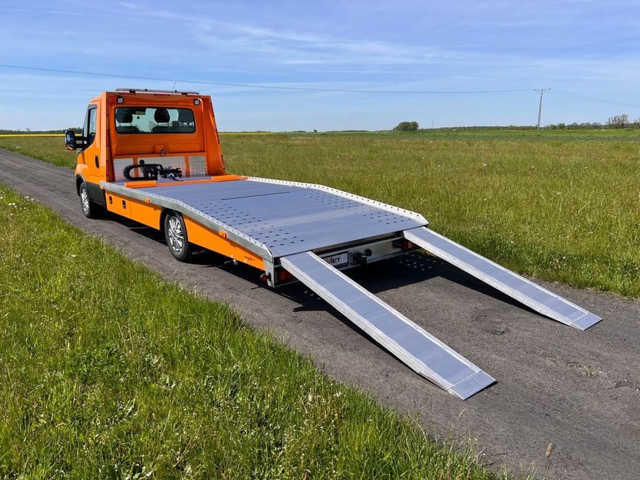 Nowe Iveco wypożyczalnia lawet i busów Oława