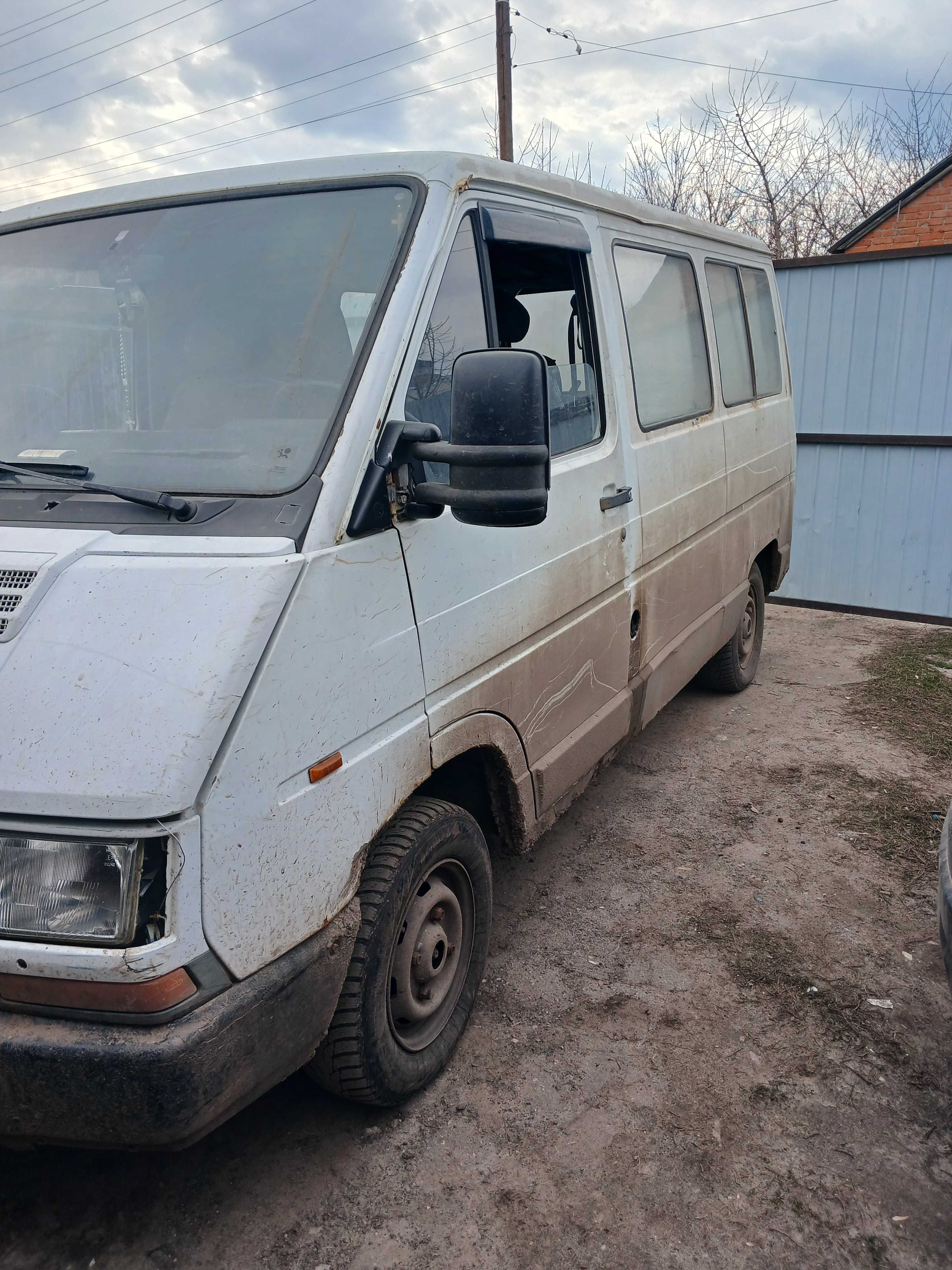 Продам авто рено трафик