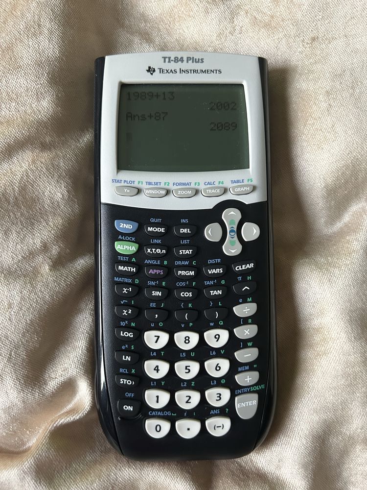 Calculadora Gráfica TI-84 Plus