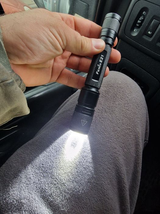 Тактичний ліхтарик Fenix E21