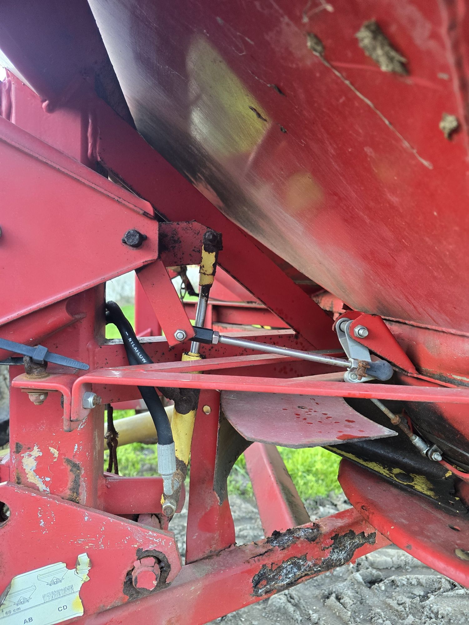 Distribuidor de adubo Lely 1200kg