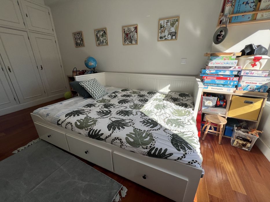 Cama Ikea Hemmes - gavetao + 3 gavetas