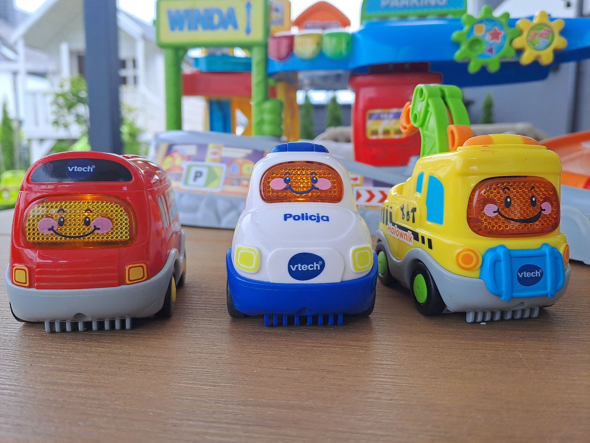 Garaż tut tut autka z 3 autkami vtech
