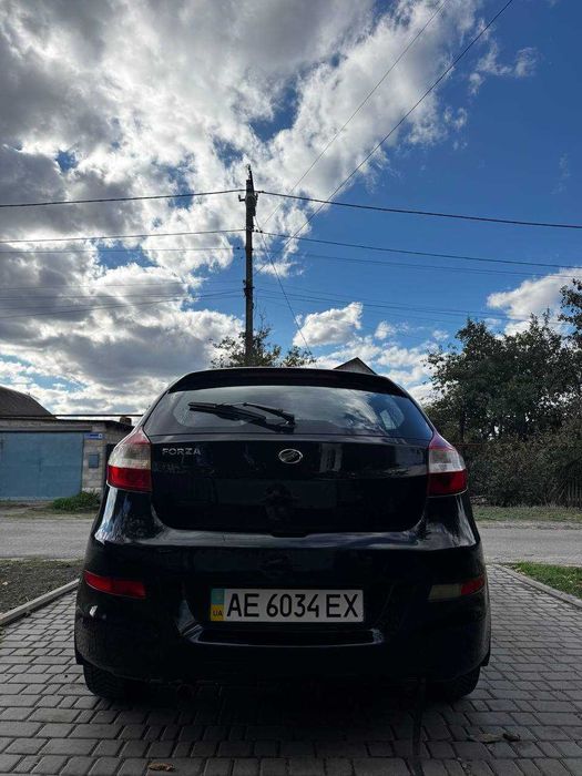 чорний хетчбек ЗАЗ Forza 2012 1.5 л  Газ / Бензин