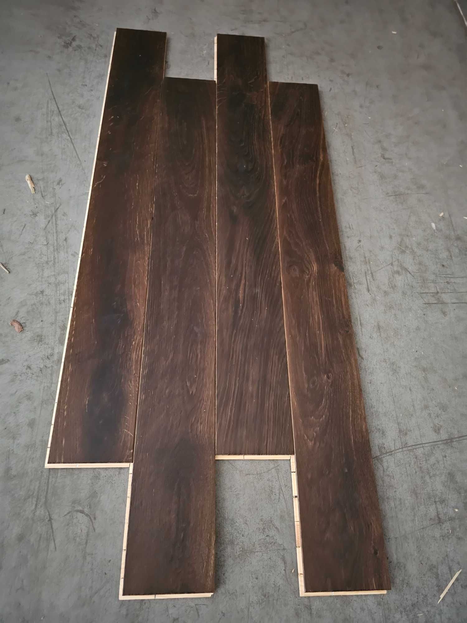 Deska dąb wędzony olejowana, faza, szczotka 11x90x950/990 (30 m2)