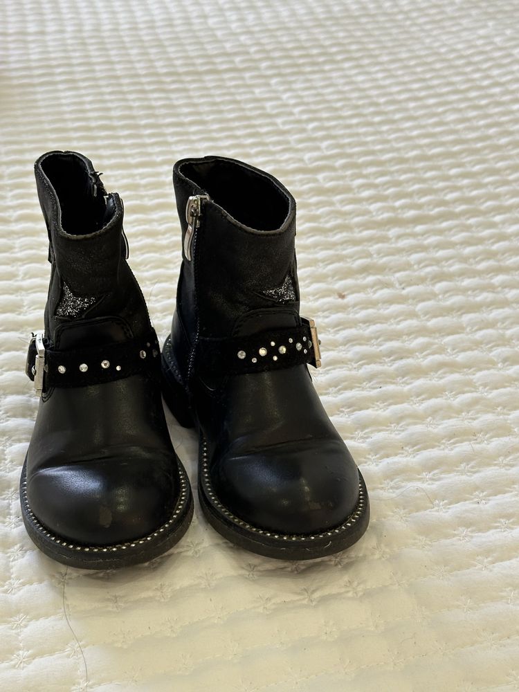 Botas para menina n25 em bom estado!