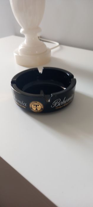 Cinzeiro de coleção preto