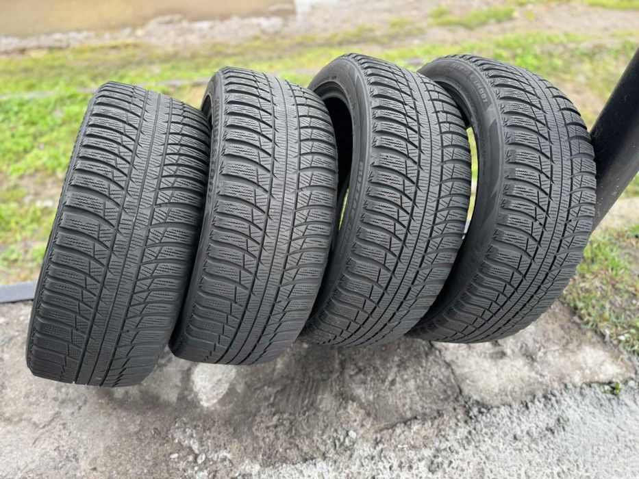 Зимові шини Bridgestone 235/45 R18