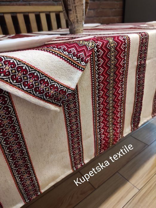Вишита скатертина в українському стилі, вишиті серветки (5 кольорів)