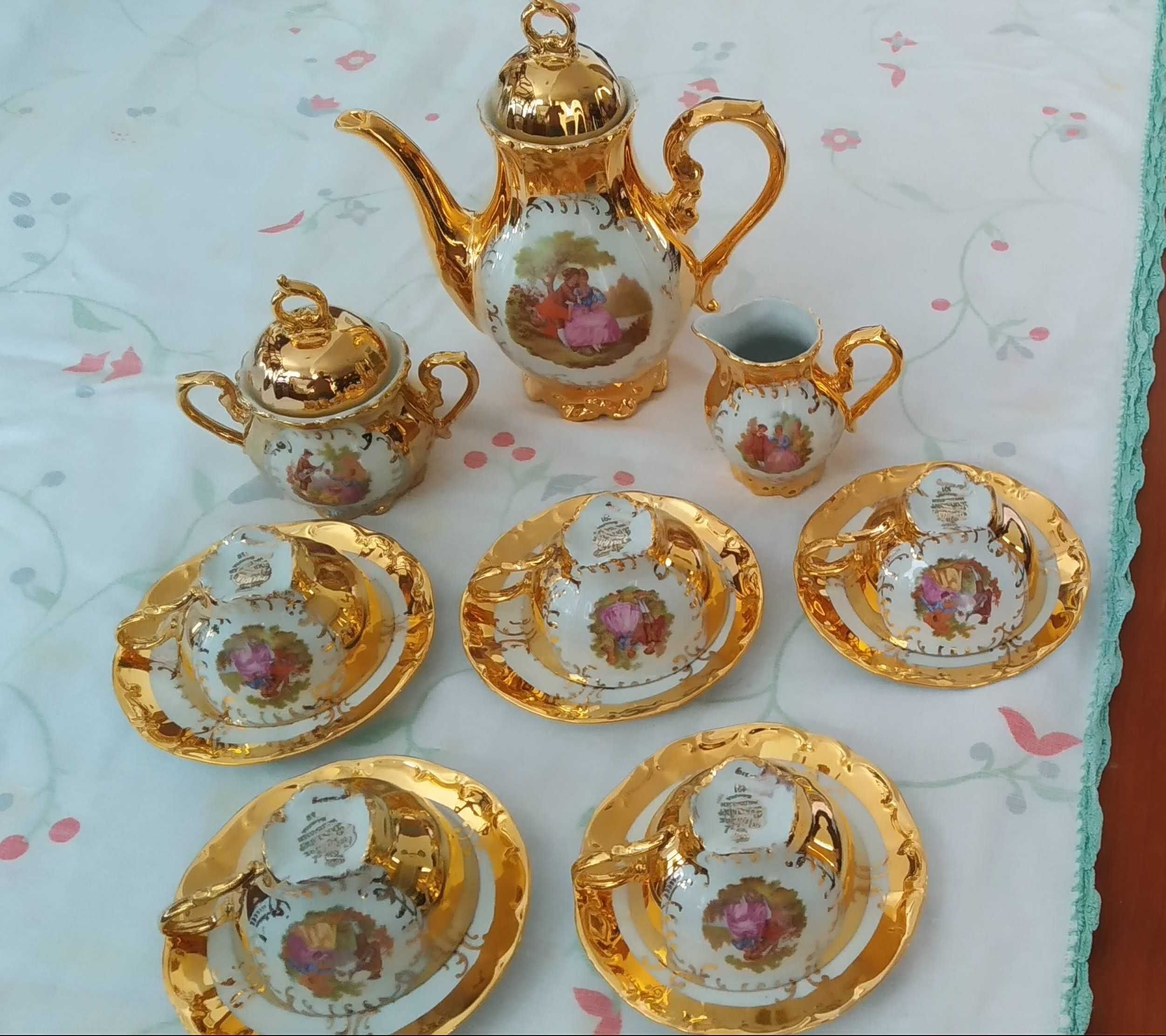 Conjunto de porcelana fina dourada a ouro 22k, anos 50.