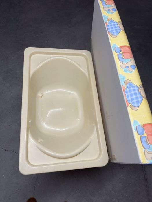 Muda fraldas e Banheira de bebé